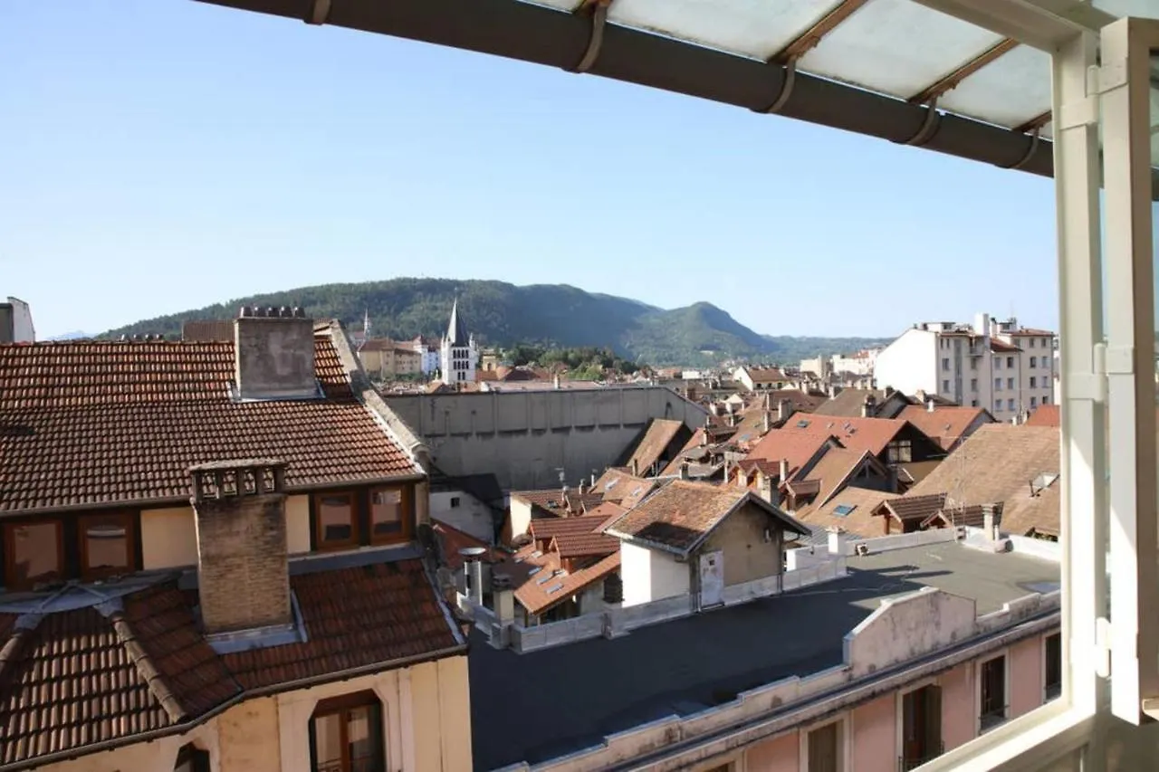 Grand 5 pièces avec garage en plein centre ville Annecy